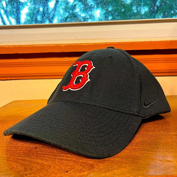 Nike Other - Vintage MLB Nike Boston Red Sox Strapback GM 🔥